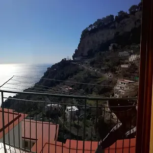 https://domus-gaia.hotels-amalfi.com